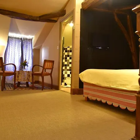 Logis Le Boudoir Hotel