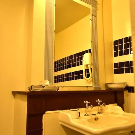 Logis Le Boudoir Hotel