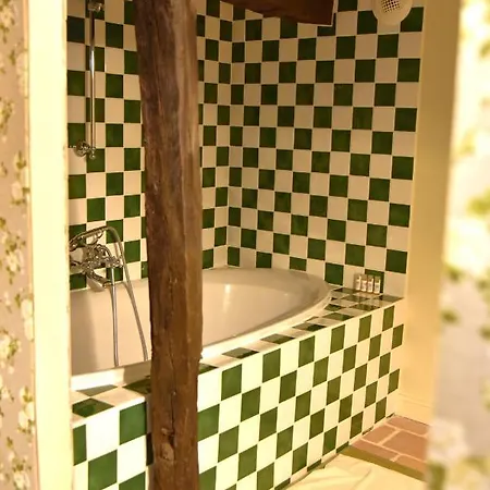 Logis Le Boudoir Hotel 3*