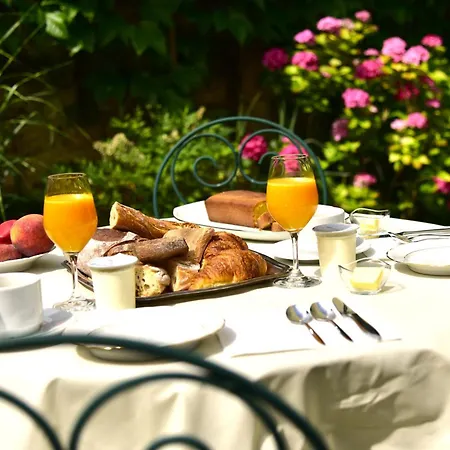 Logis Le Boudoir Hotel