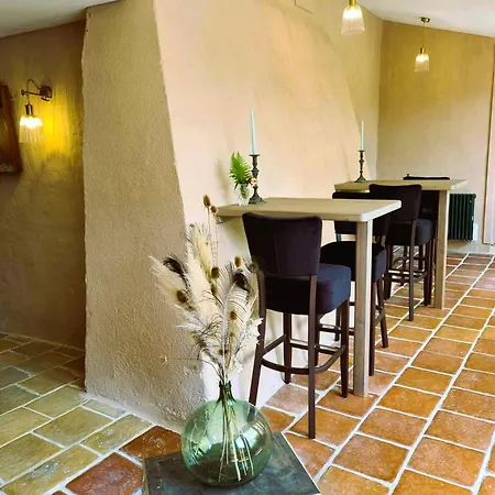 Logis Le Boudoir Hotel