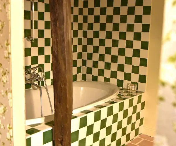 Logis Le Boudoir Hotel 3*