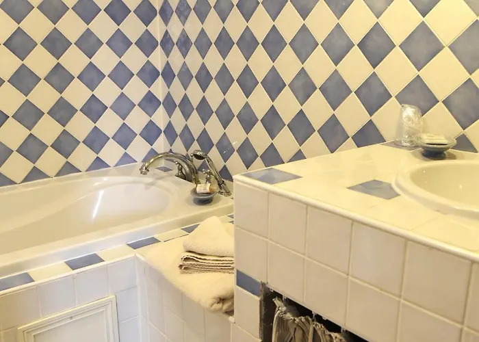 Logis Le Boudoir 3* Belvès