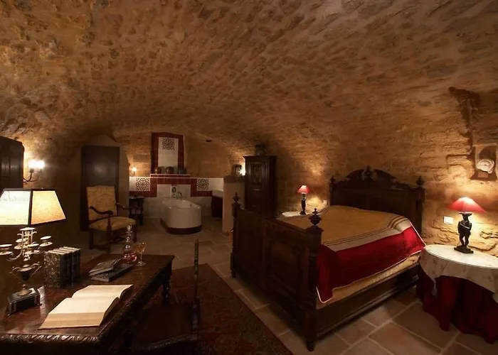 Logis Le Boudoir Hotel 3*